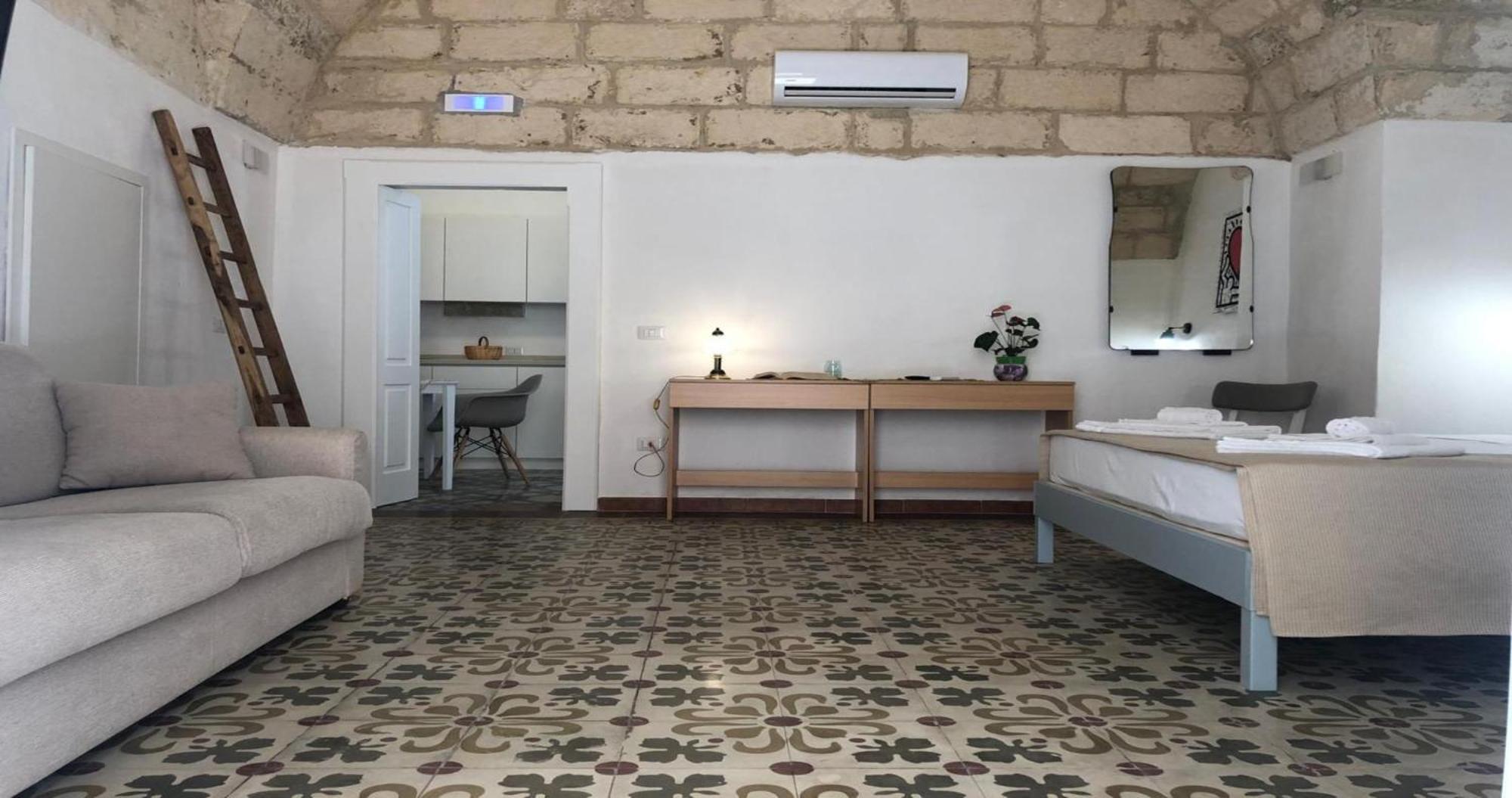 Villa Odegos Monolocali Vico Sant'Antonio Carpignano Salentino Exterior foto