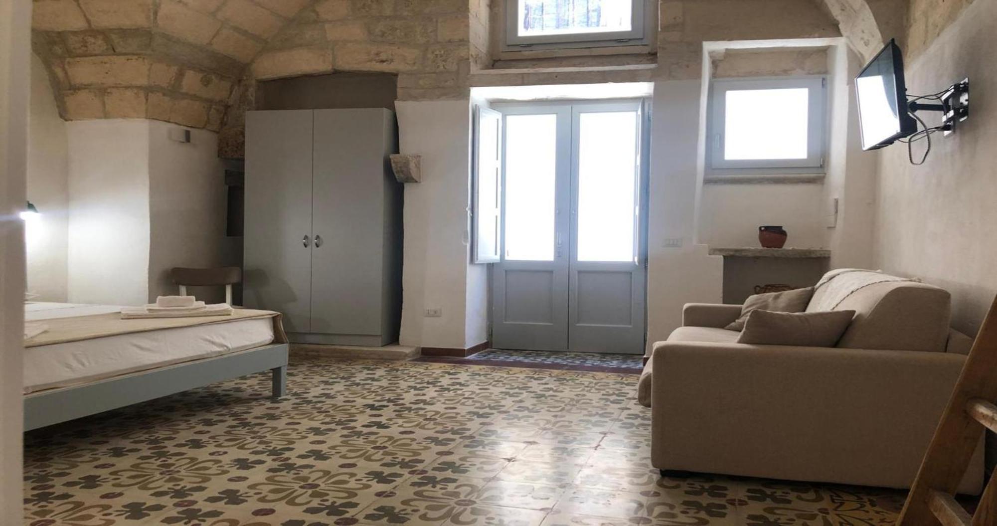 Villa Odegos Monolocali Vico Sant'Antonio Carpignano Salentino Exterior foto