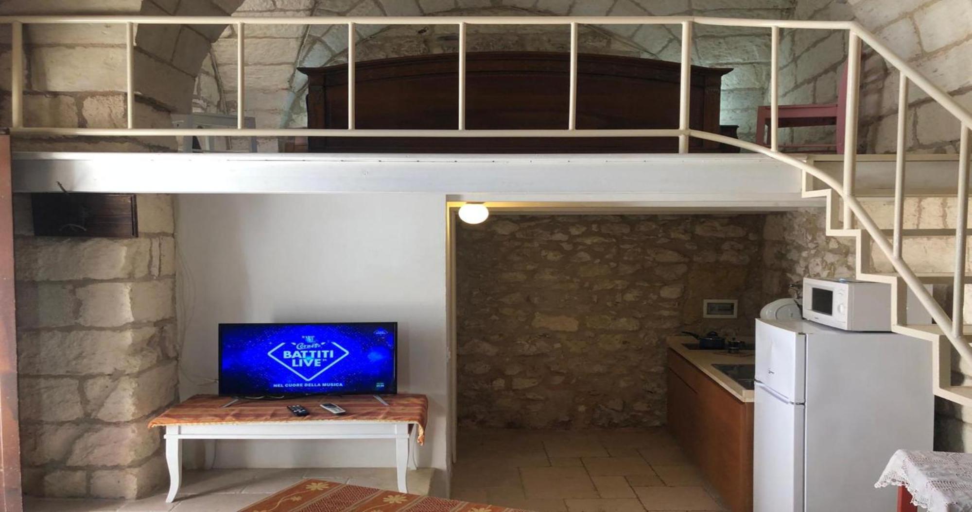 Villa Odegos Monolocali Vico Sant'Antonio Carpignano Salentino Exterior foto